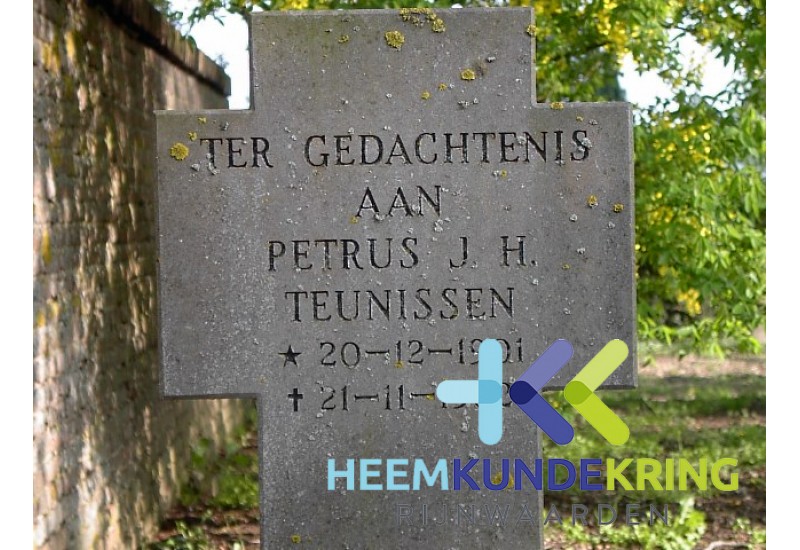Grafstenen kerkhof Herwen Coll. HKR (155) P.J.H.Teunissen